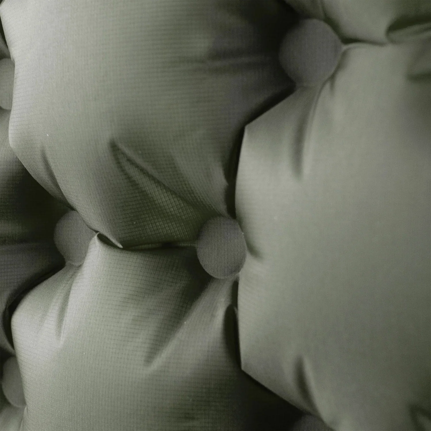 Highlander Nap-Pak Arctic R11 Inflatable Sleeping Mat - Olive Green - Image 4