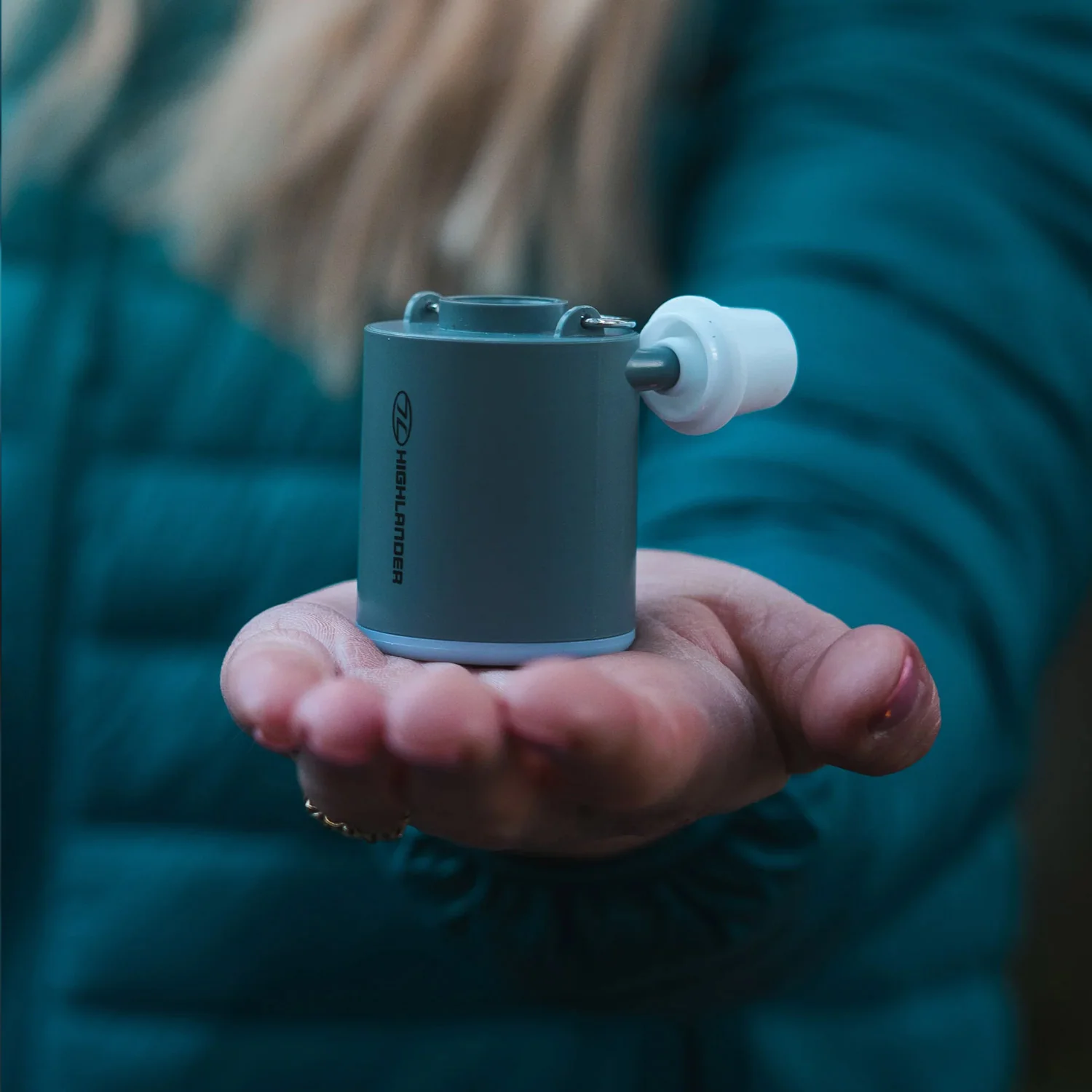 Highlander Wee Banshee Micro Lightweight Air Pump with Light - Image 4