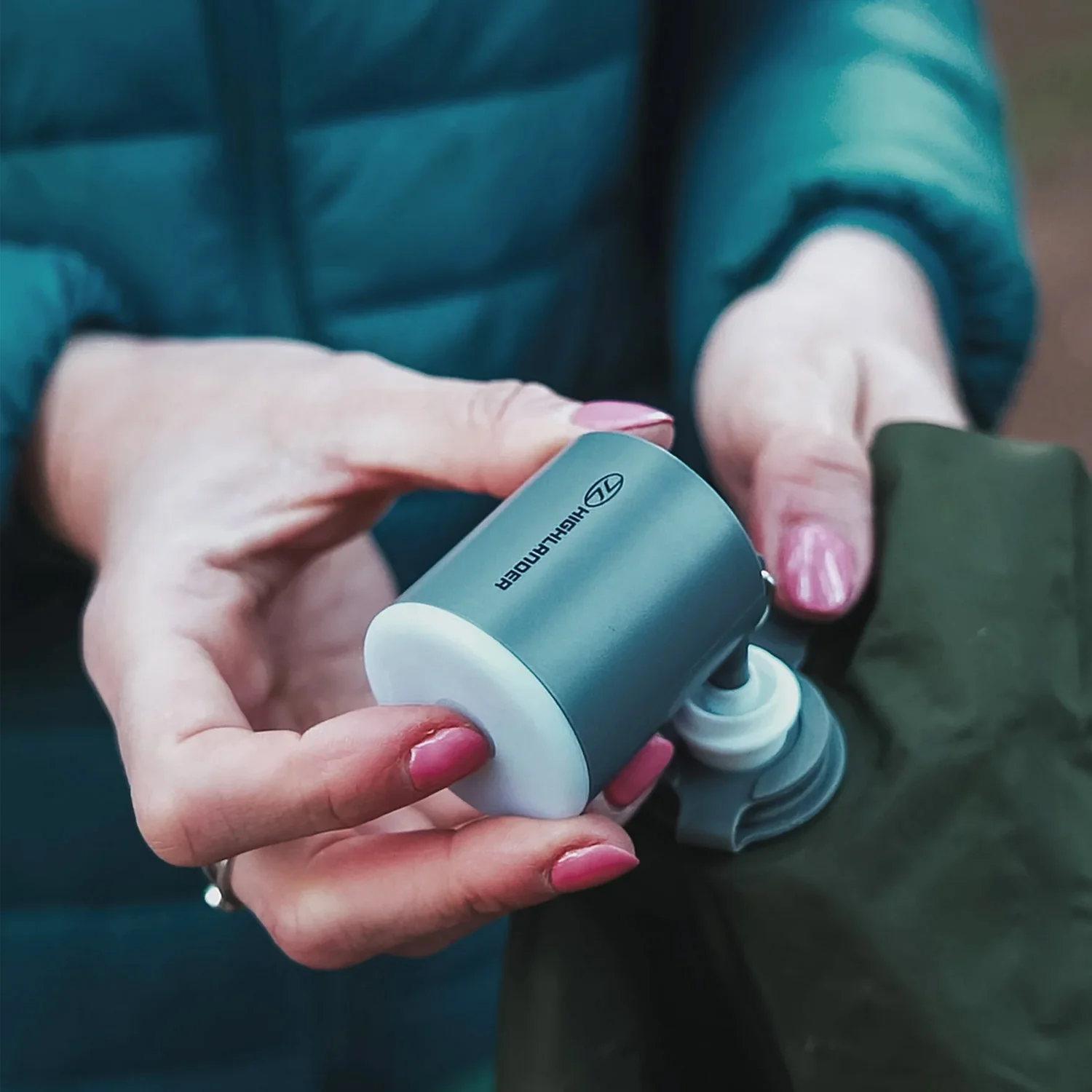 Highlander Wee Banshee Micro Lightweight Air Pump with Light - Image 5