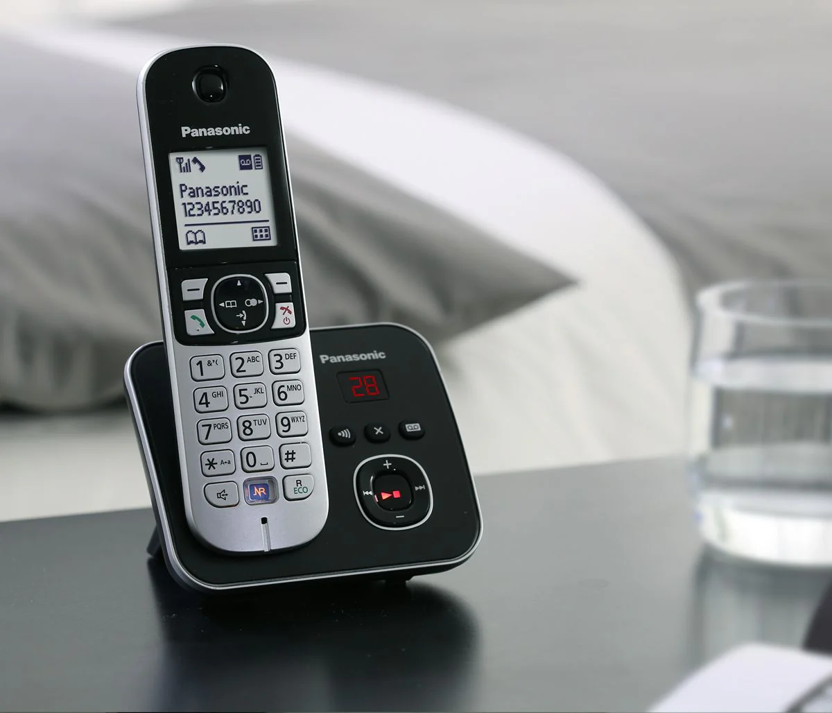 Panasonic KX-TG 6822 Cordless Phone, Twin Handset with Answer Machine - Image 8